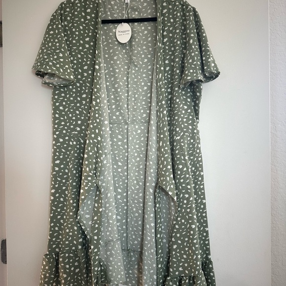 NWT Green and White Wrap Dress - Picture 5 of 7